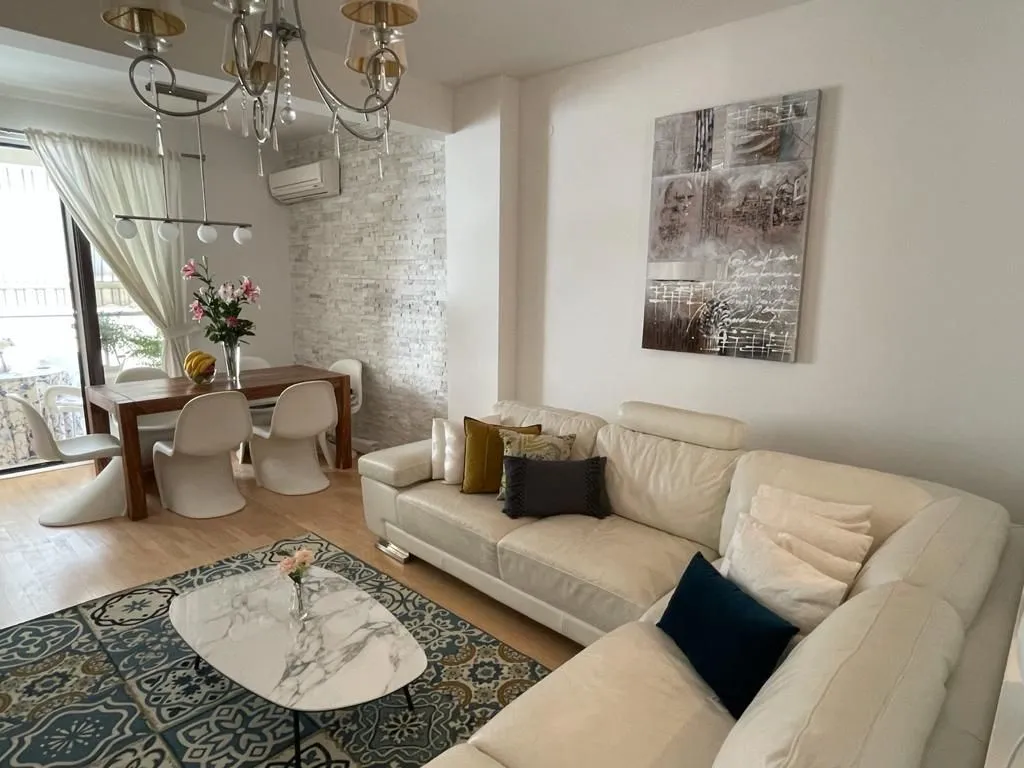 Prodaja, trosoban stan, 91m², Centar, Budva