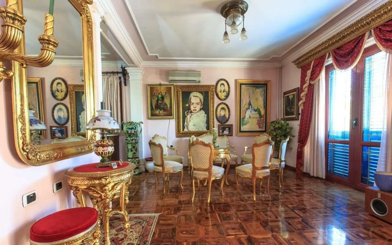 Sale, house, 400m², Šušanj, Bar