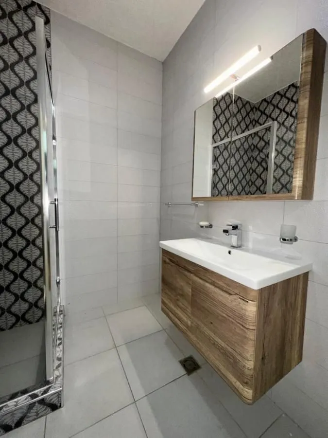 Prodaja, dvosoban stan, 70m², Bečići, Budva