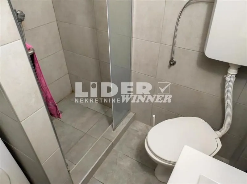 Sale, house, 270m², Zvezdara Sve Podlokacije, Beograd