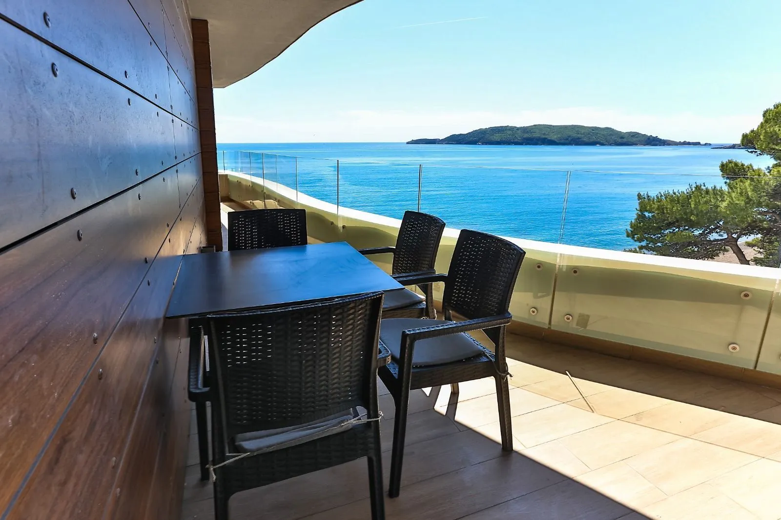 Rent, two bedroom apartment, 110m², Rafailovići, Budva