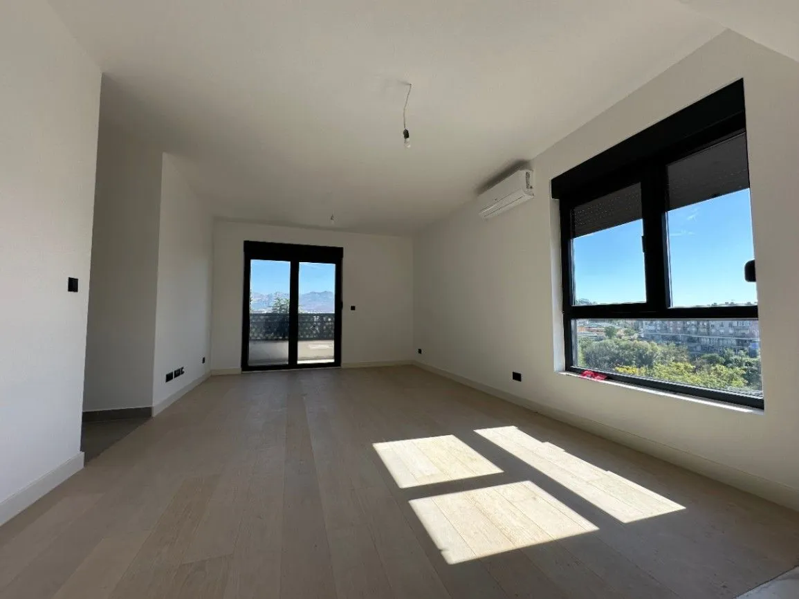 Prodaja, dvosoban stan, 63m², Krivi Most, Podgorica