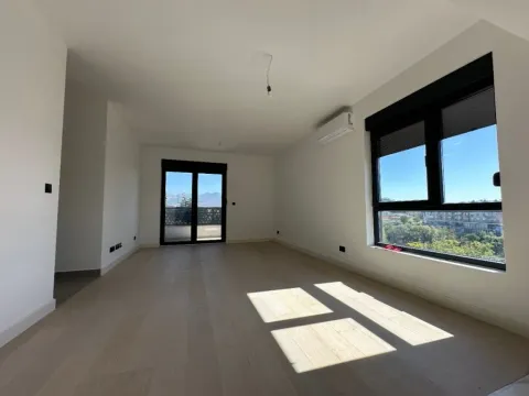 Prodaja, dvosoban stan, 63m², Krivi Most, Podgorica - image 9