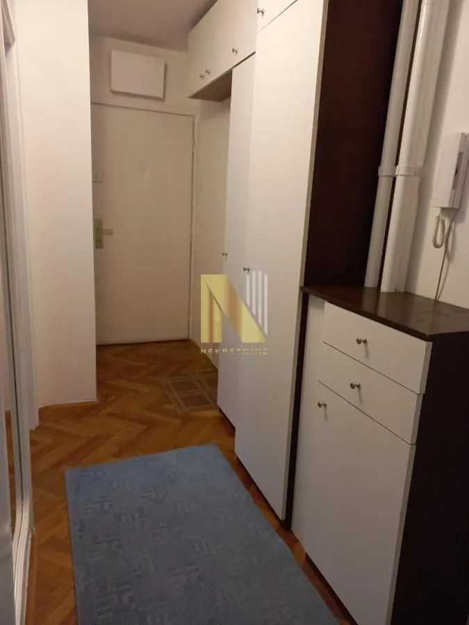 Izdavanje, dvosoban stan, 50m², Grbavica, Novi Sad Sve Podlokacije