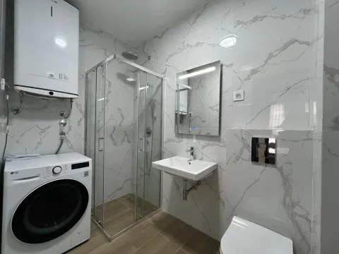 Izdavanje, dvosoban stan, 57m², Gorica C, Podgorica - image 7