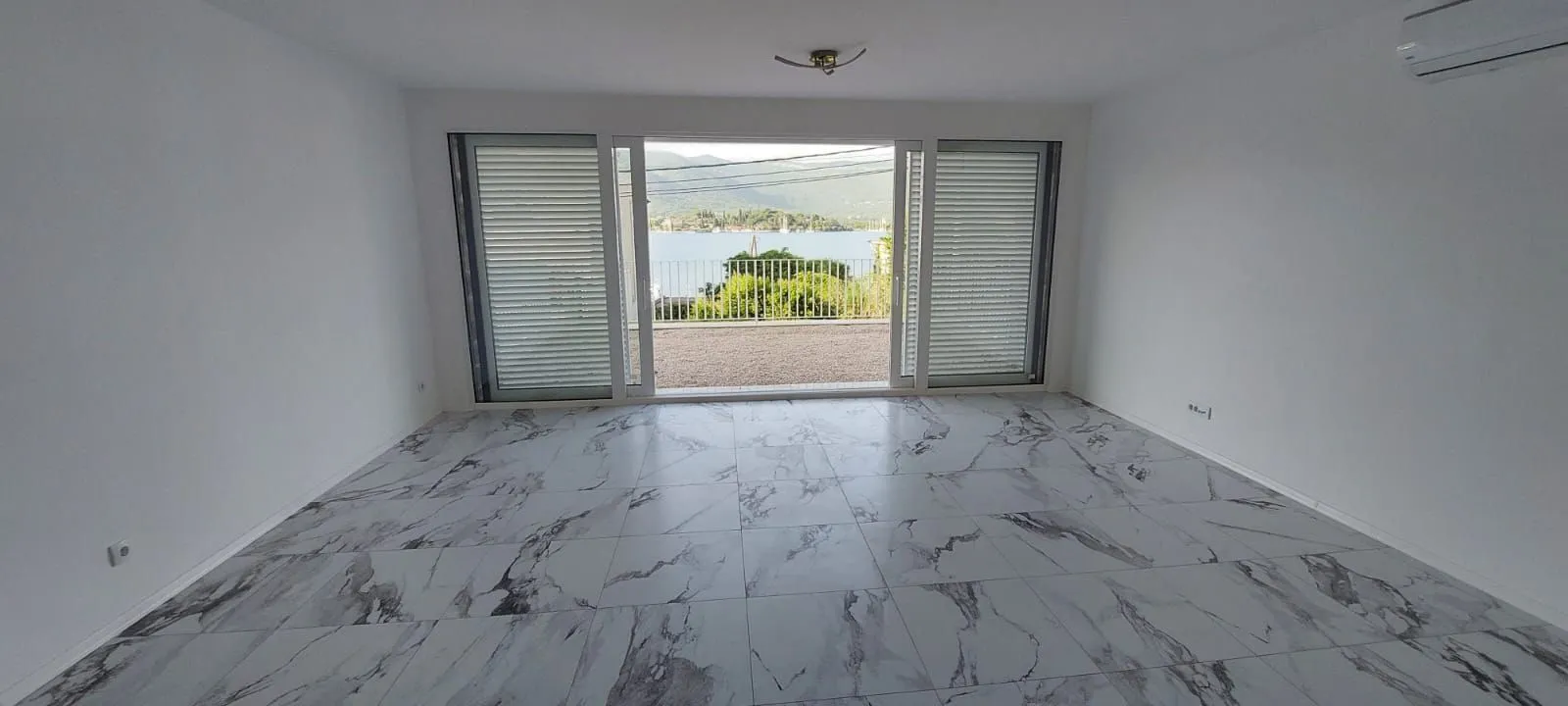 Prodaja, stan, 90m², Tivat, Crna Gora