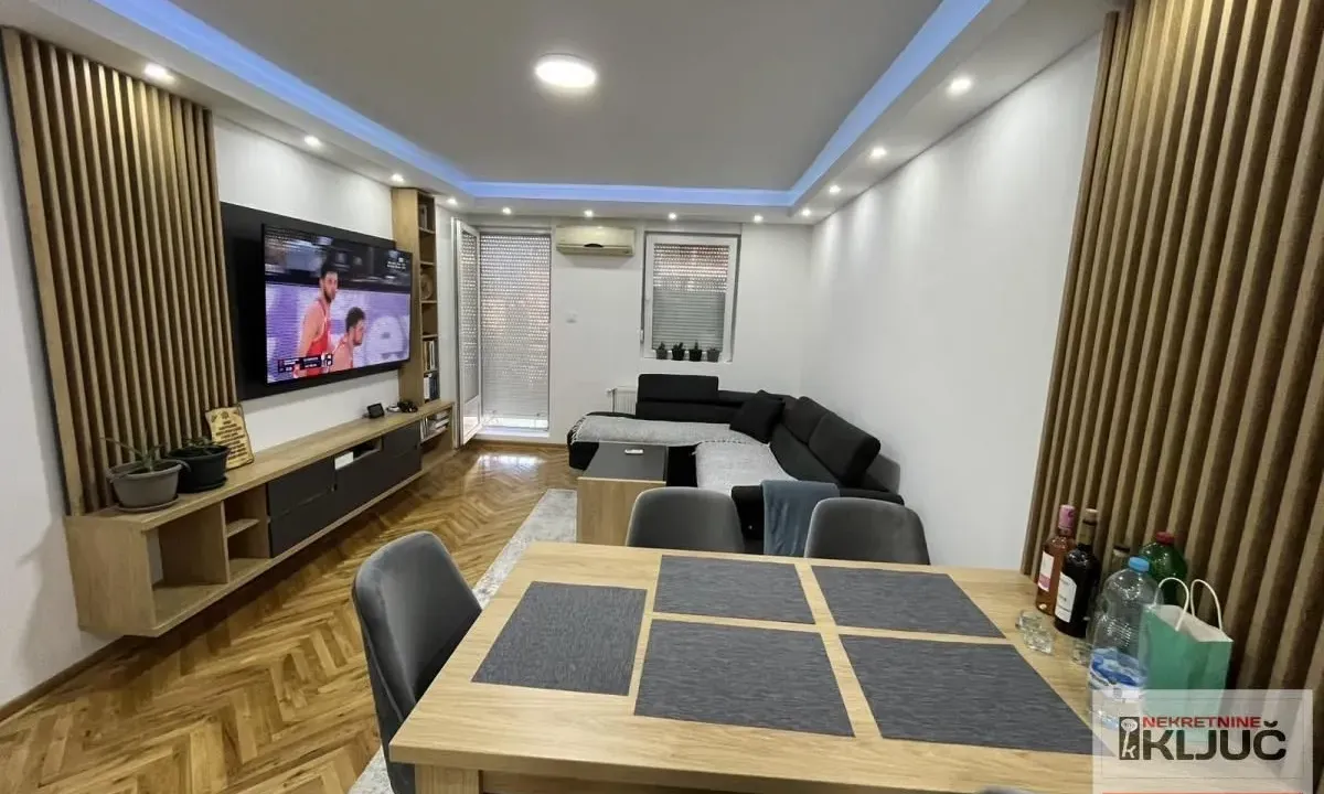 Izdavanje, dvosoban stan, 44m², Novo naselje, Novi Sad