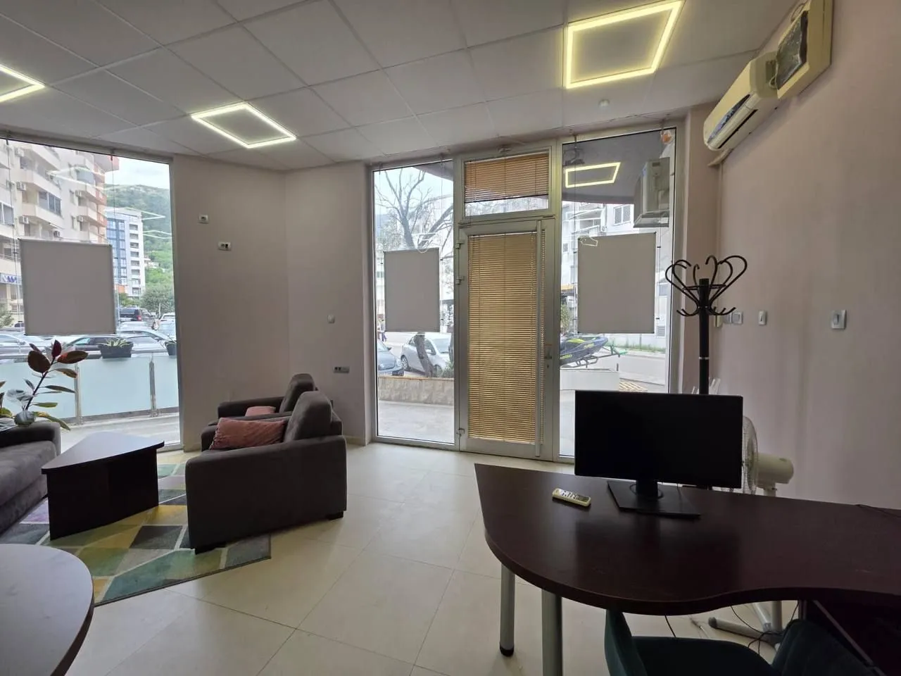 Rent, office space, 30m², Rozino, Budva