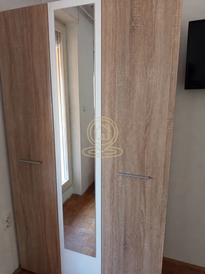 Izdavanje, garsonjera, 22m², Salajka, Novi Sad Sve Podlokacije