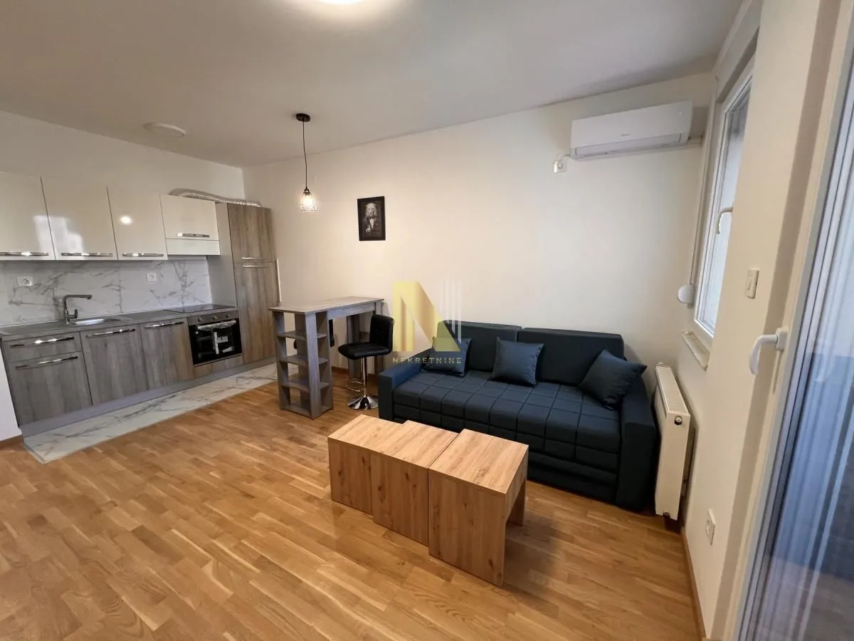 Izdavanje, garsonjera, 30m², Avijatičarsko naselje, Novi Sad Sve Podlokacije