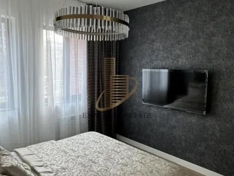 Izdavanje, trosoban stan, 83m², Savski Venac, Beograd - image 9