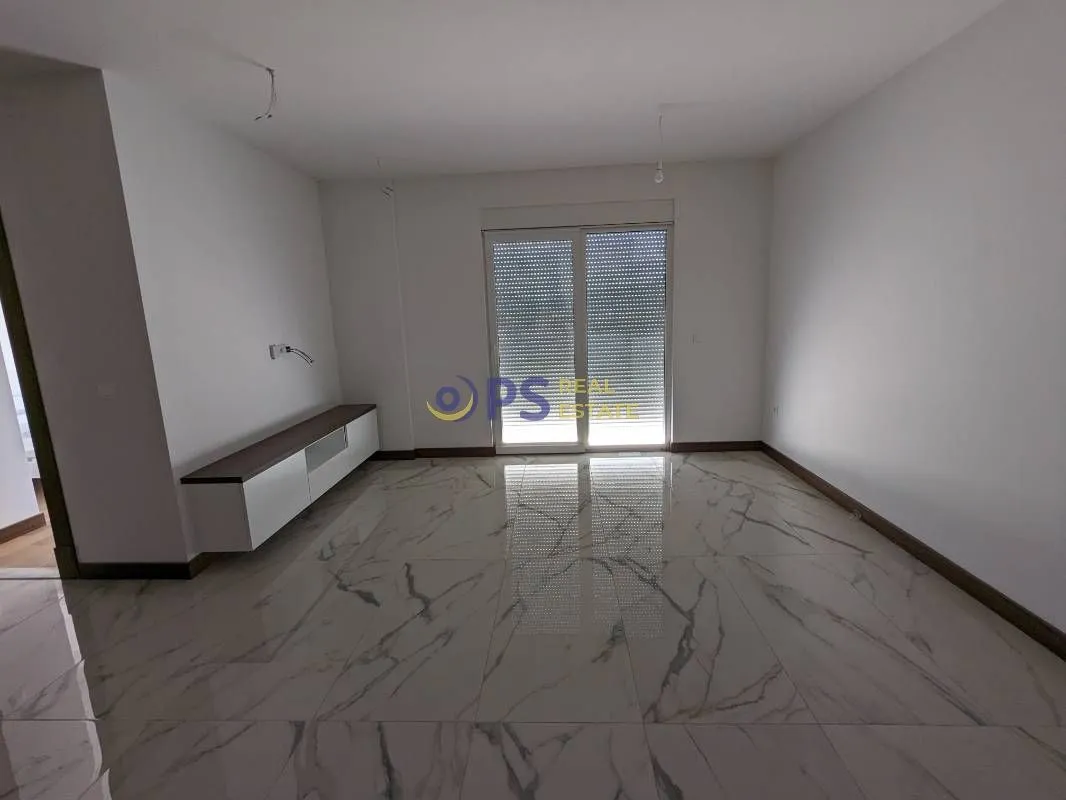 Prodaja, dvosoban stan, 76m², Bar, Crna Gora