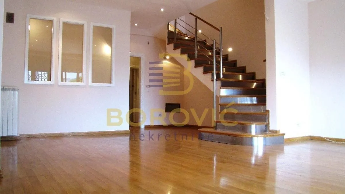Sale, house, 215m², Savski Venac, Beograd