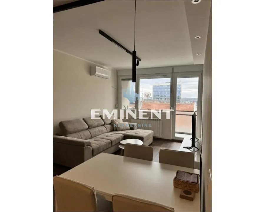 Izdavanje, dvosoban stan, 40m², Stari Grad, Beograd