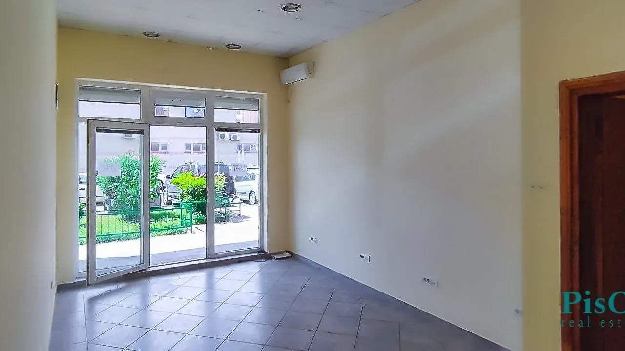 Izdavanje, poslovni prostor, 21m², Stari Aerodrom, Podgorica