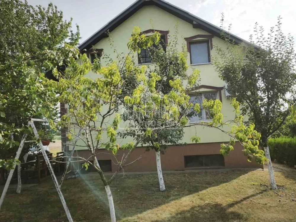 Prodaja, kuća, 155m², Đurđin, Subotica