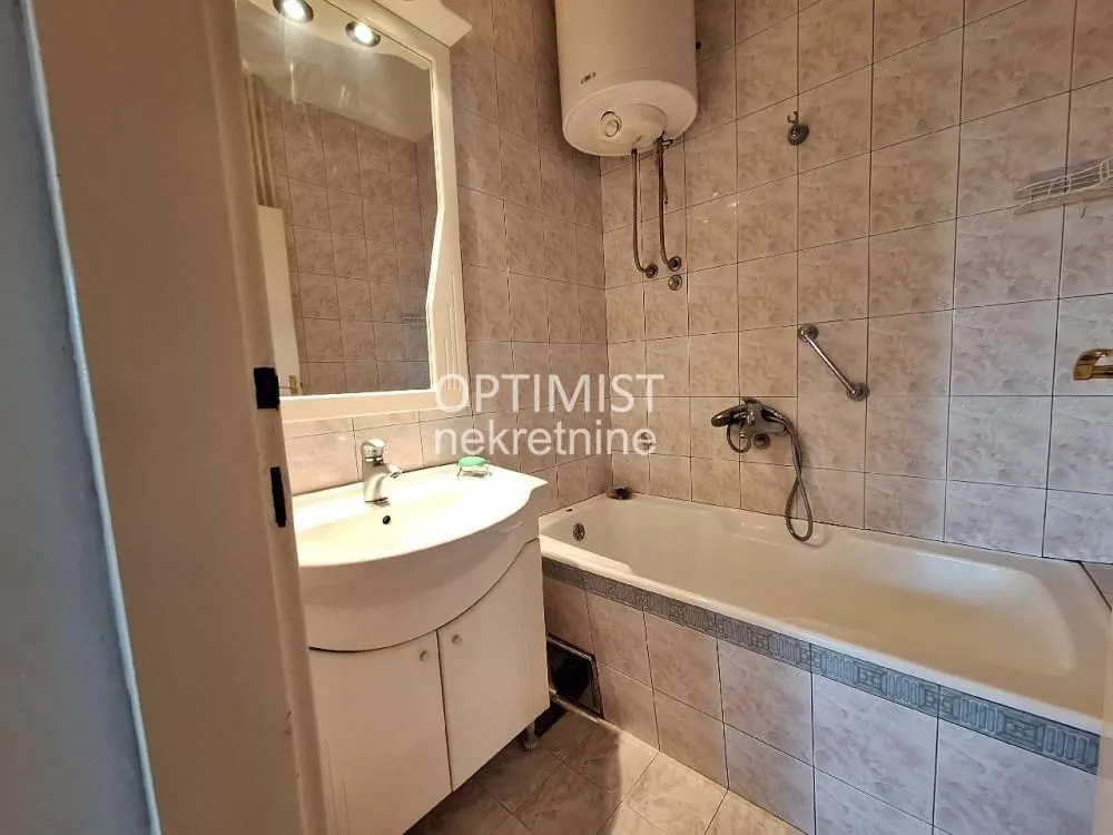 Rent, three bedroom apartment, 68m², Voždovac Sve Podlokacije, Beograd