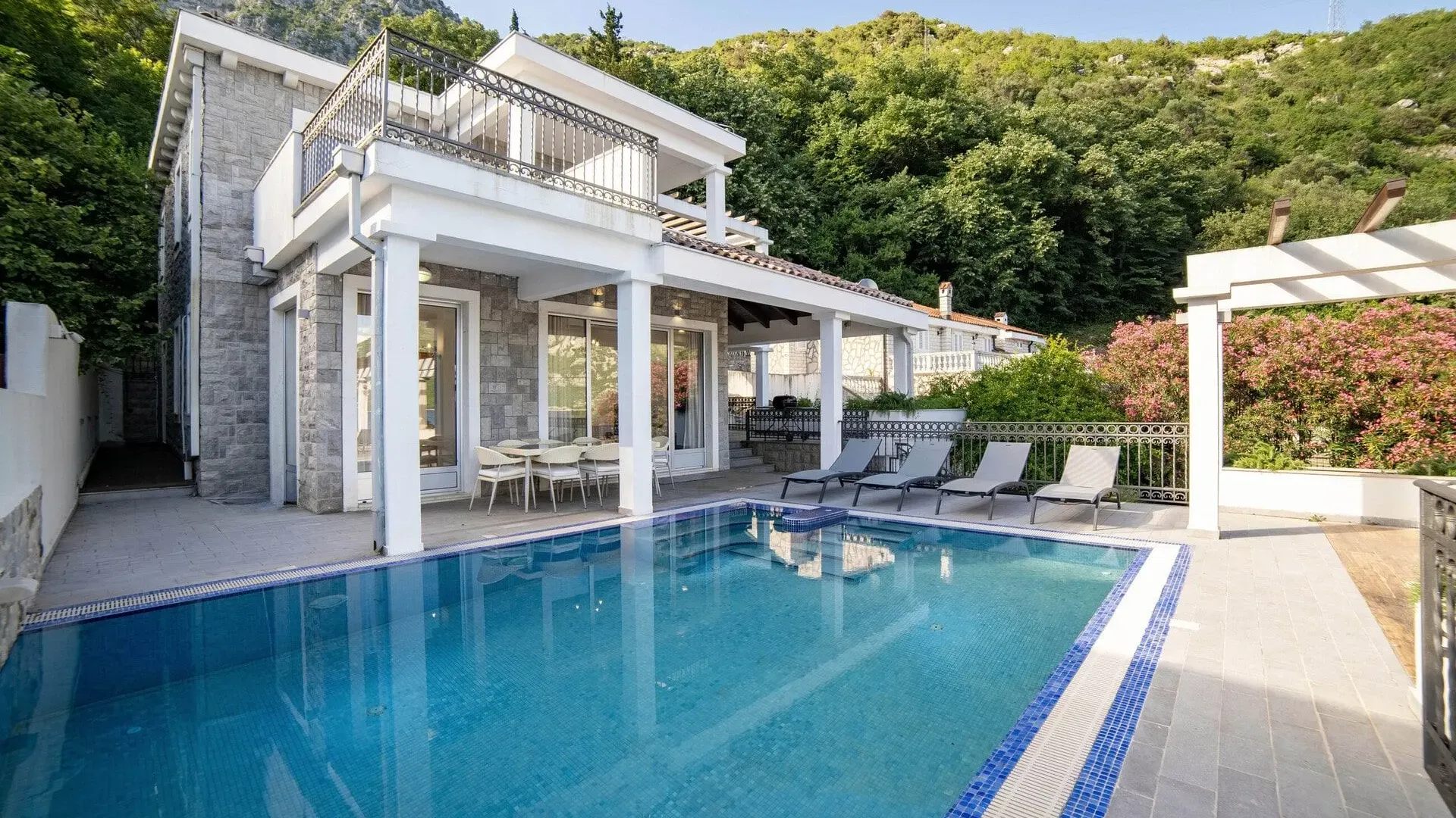 Sale, house, 405m², Kotor, Crna Gora