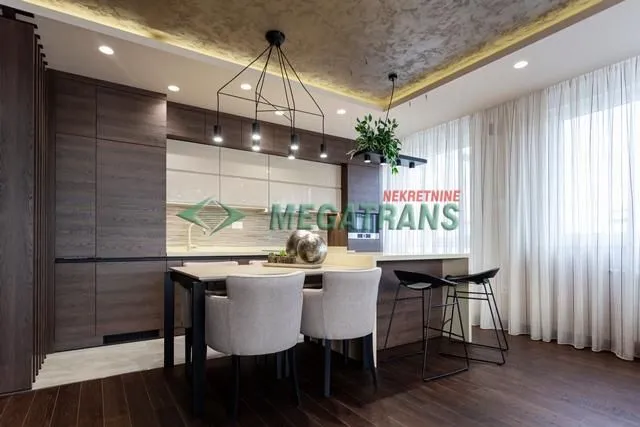 Izdavanje, četvorosoban stan, 112m², Bulevar Oslobodjenja, Novi Sad Sve Podlokacije