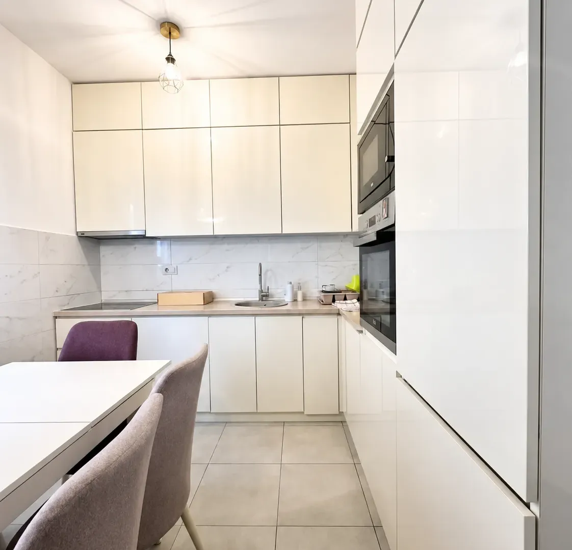 Izdavanje, dvosoban stan, 72m², Blok 9, Podgorica