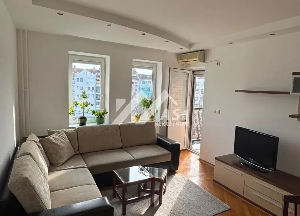 Izdavanje, dvosoban stan, 45m², Sajam, Novi Sad Sve Podlokacije