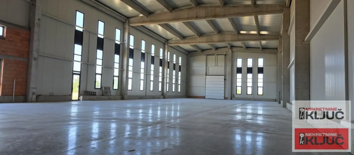 Rent, office space, 1220m², Čenej, Novi Sad Sve Podlokacije