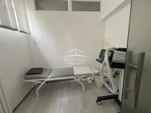 Izdavanje, poslovni prostor, 136m², Golf Naselje, Beograd - image 9