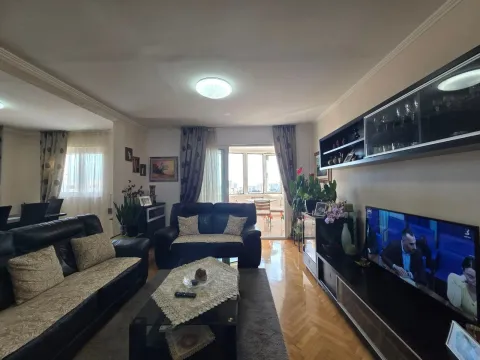 Prodaja, dvosoban stan, 120m², Budva, Crna Gora - image 1