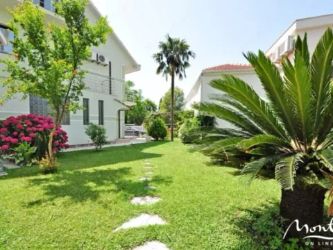 Prodaja, kuća, 283m², Tivat, Crna Gora