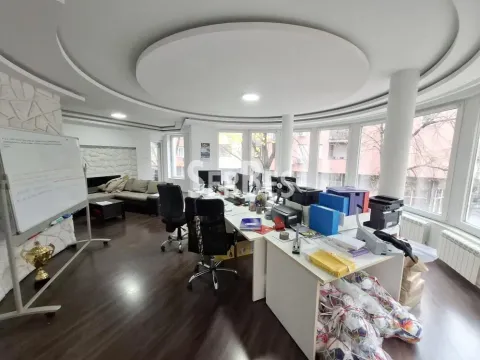 Izdavanje, stan, 150m², Socijalno, Novi Sad Sve Podlokacije - image 5