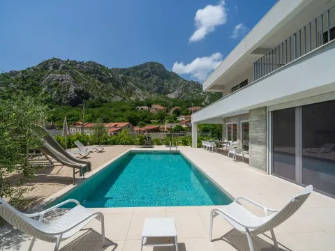 Sale, house, 250m², Orahovac, Kotor - image 6