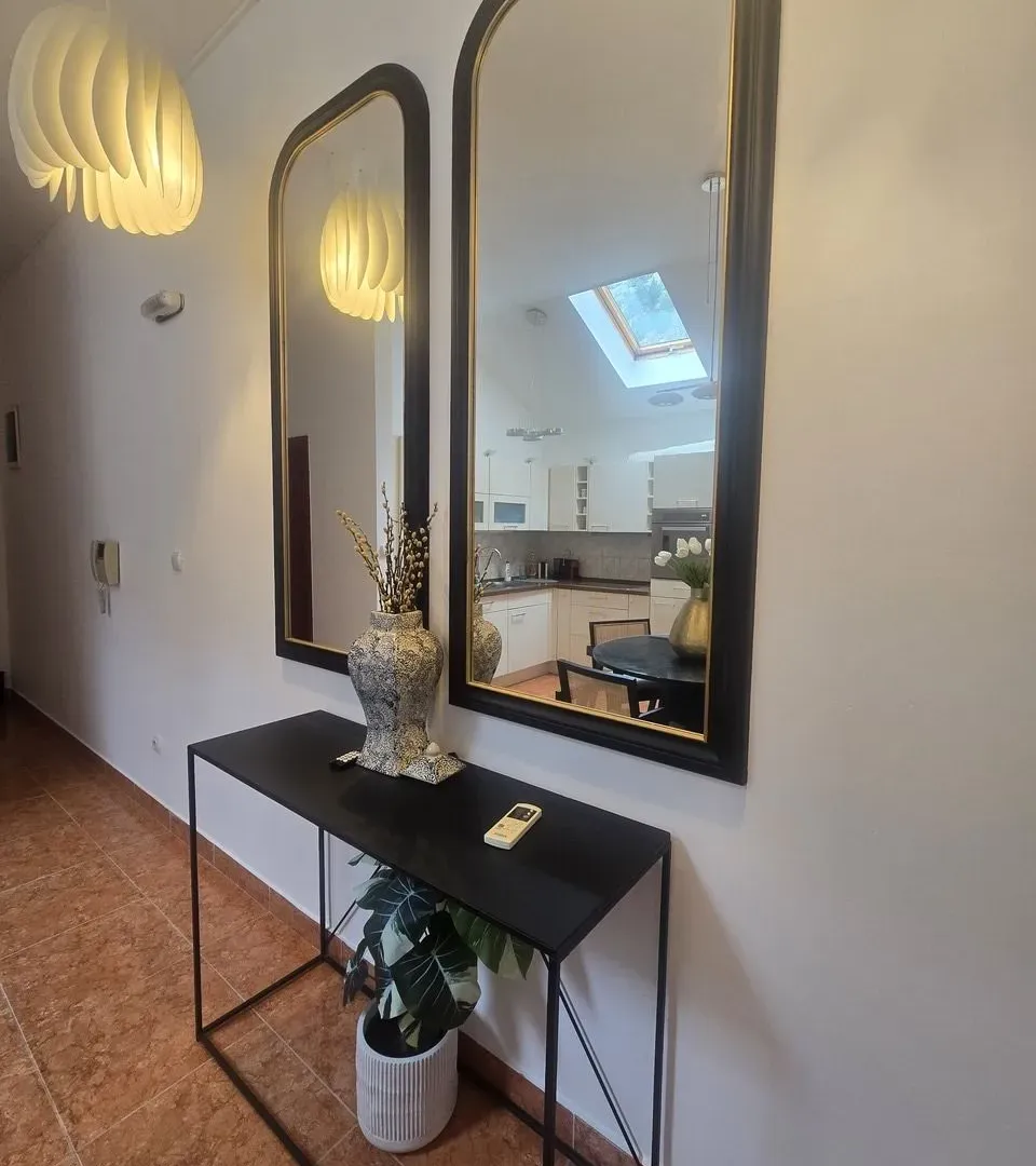 Prodaja, dvosoban stan, 97m², Dobrota, Kotor