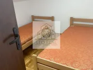 Izdavanje, kuća, 330m², Dobanovci, Surčin - image 5