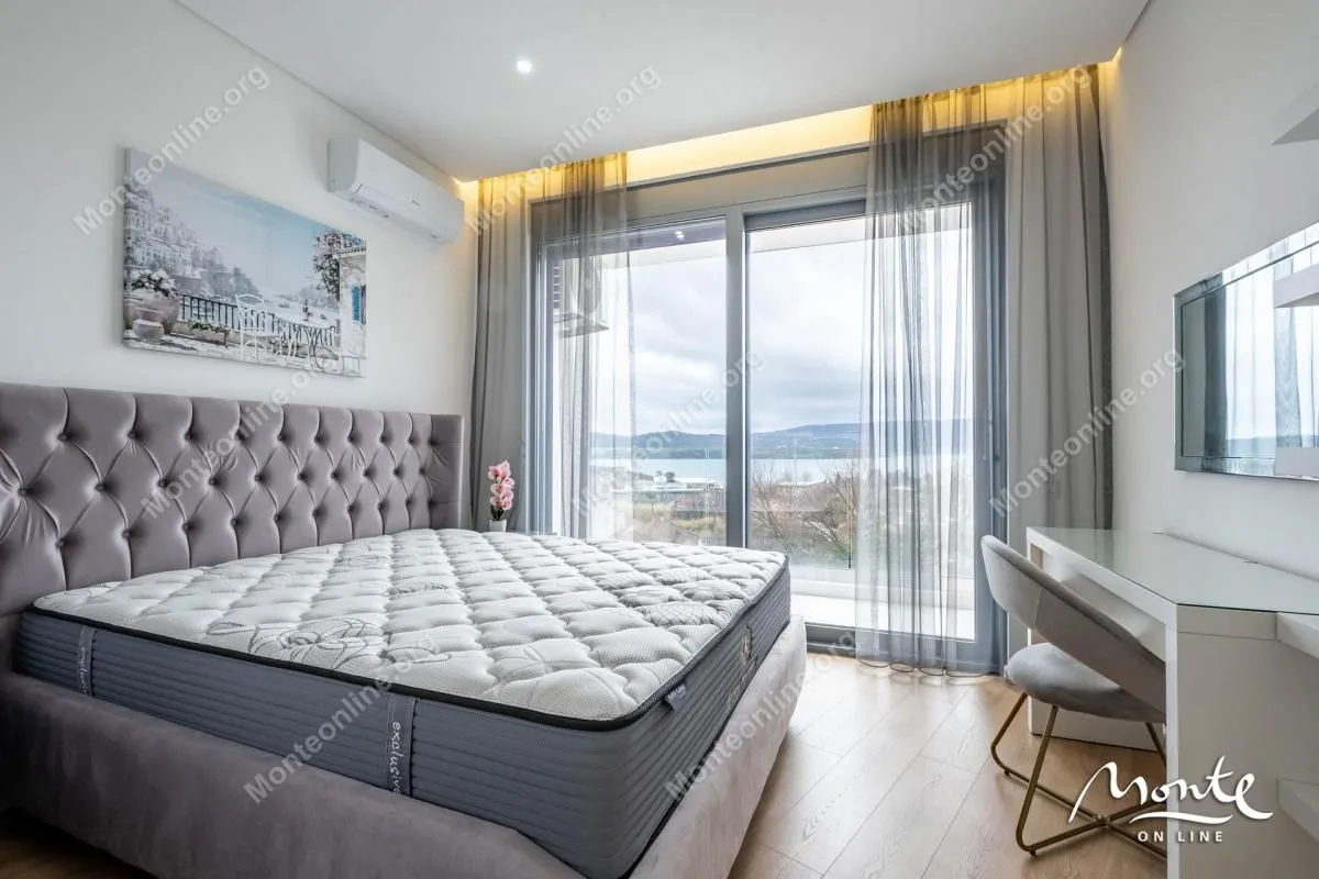 Prodaja, dvosoban stan, 76m², Tivat, Crna Gora