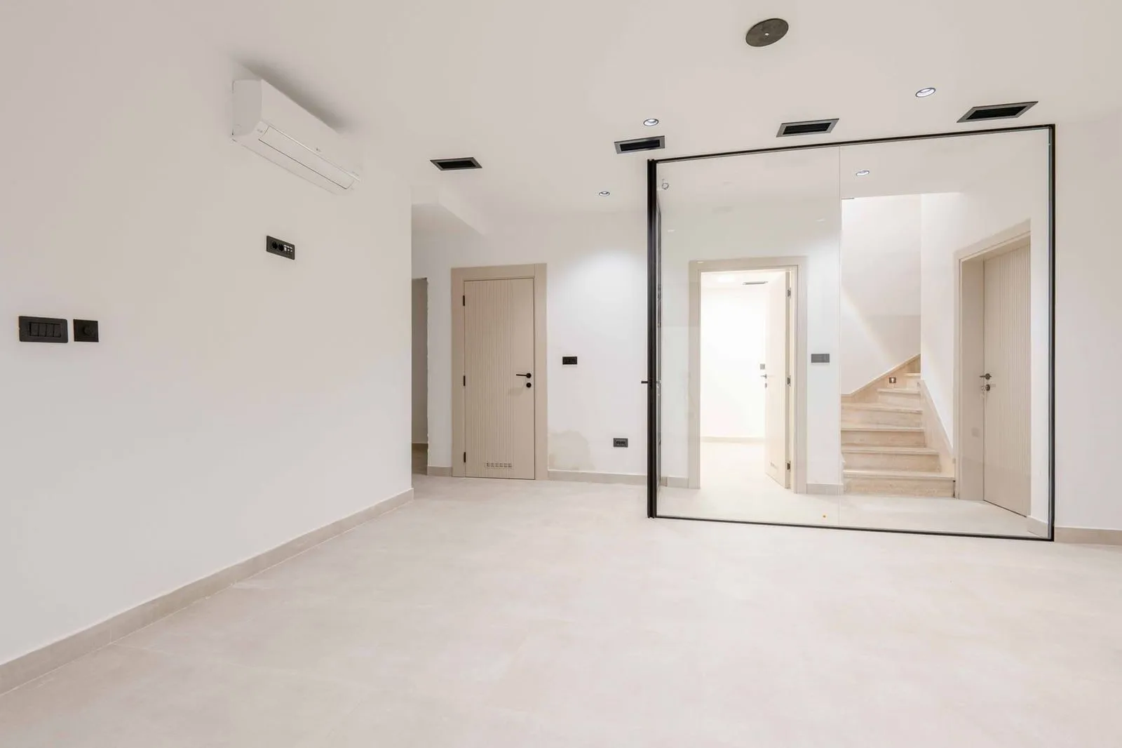 Prodaja, kuća, 240m², Kamenovo, Budva