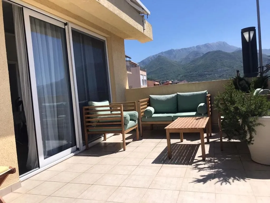 Sale, house, 300m², Šušanj, Bar