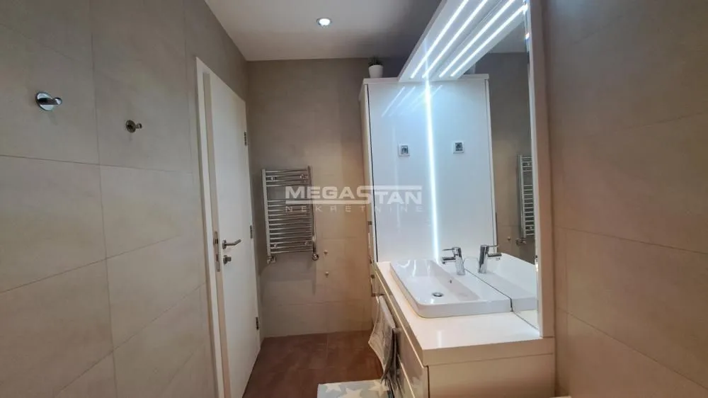 Sale, three bedroom apartment, 83m², Novi Beograd Blok 65, Novi Beograd Sve Podlokacije
