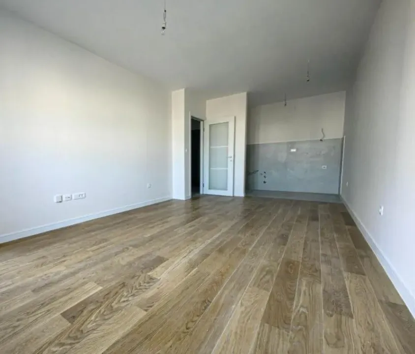 Izdavanje, poslovni prostor, 43m², Central Point, Podgorica