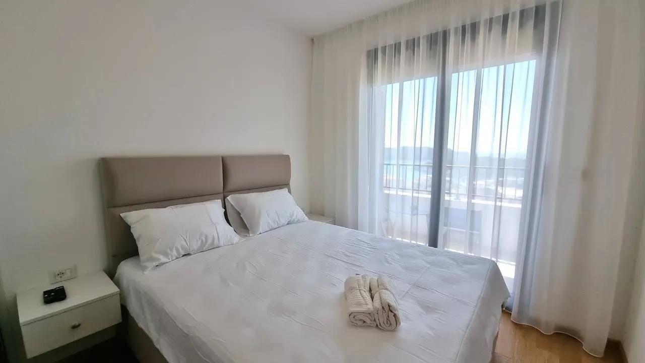 Rent, one bedroom apartment, 40m², Bečići, Budva