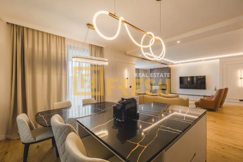 Prodaja, trosoban stan, 149m², Centar, Podgorica
