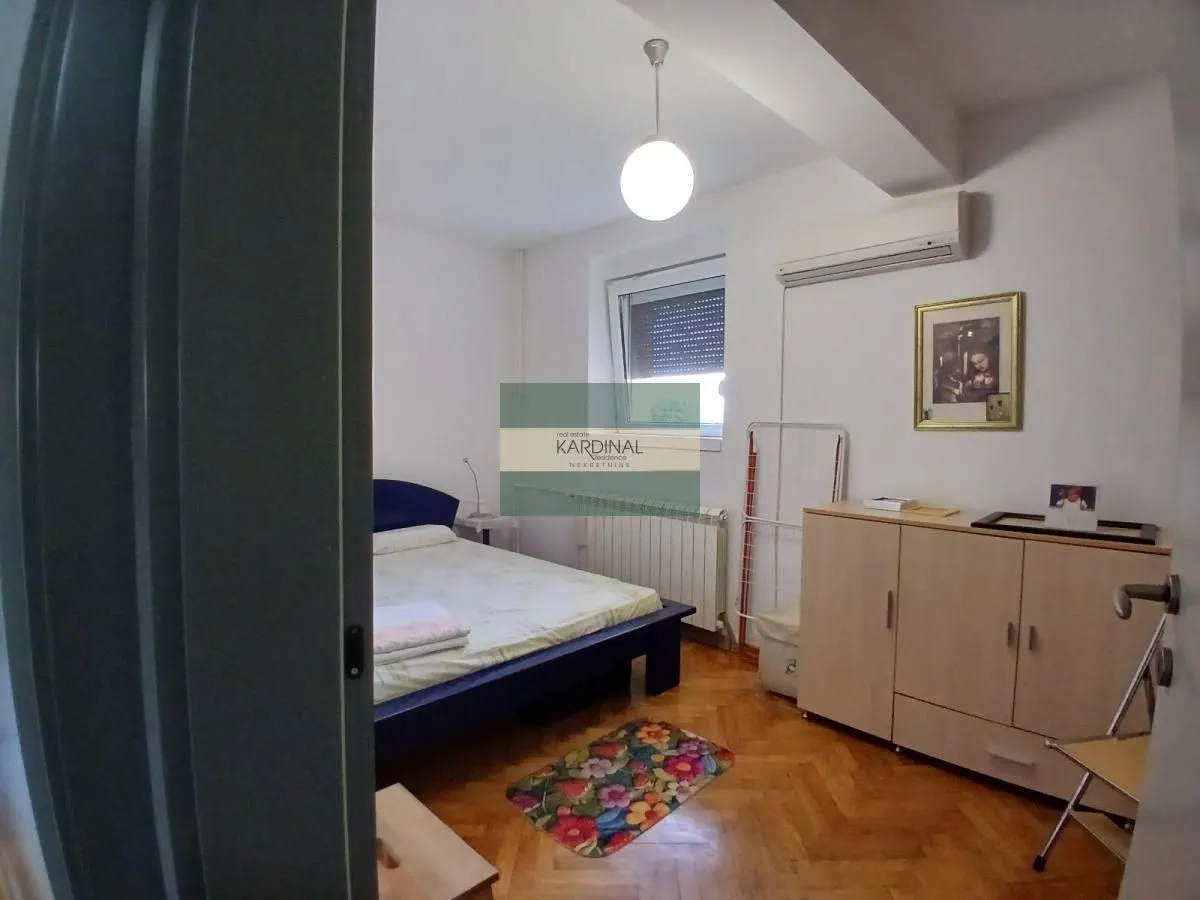 Izdavanje, trosoban stan, 78m², Centar, Jagodina