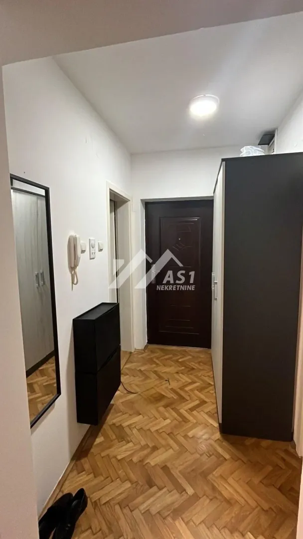 Izdavanje, dvosoban stan, 40m², Adamovićevo Naselje, Novi Sad Sve Podlokacije