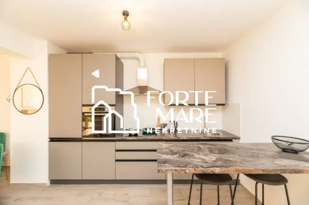 Prodaja, dvosoban stan, 70m², Đenovići, Herceg Novi