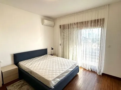 Izdavanje, četvorosoban stan, 127m², Master Kvart, Podgorica - image 9