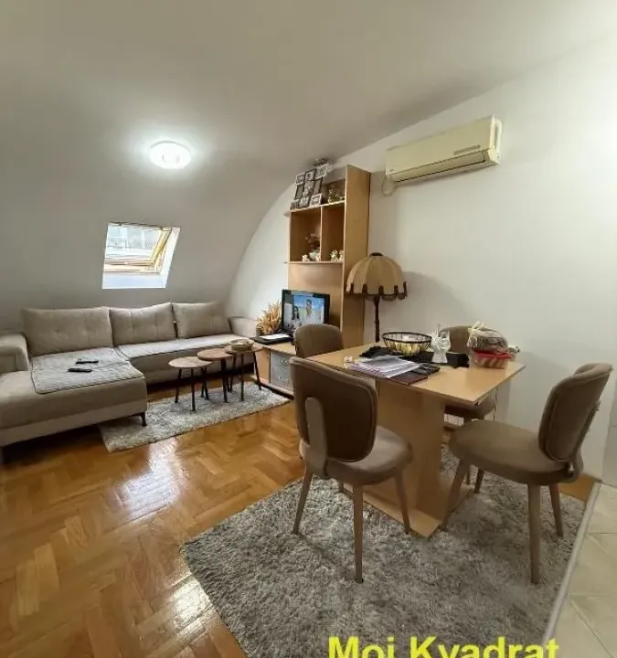 Prodaja, garsonjera, 28m², Uciteljsko Naselje, Zvezdara Sve Podlokacije
