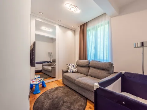 Sale, five bedroom apartment, 300m², Bečići, Budva - image 18