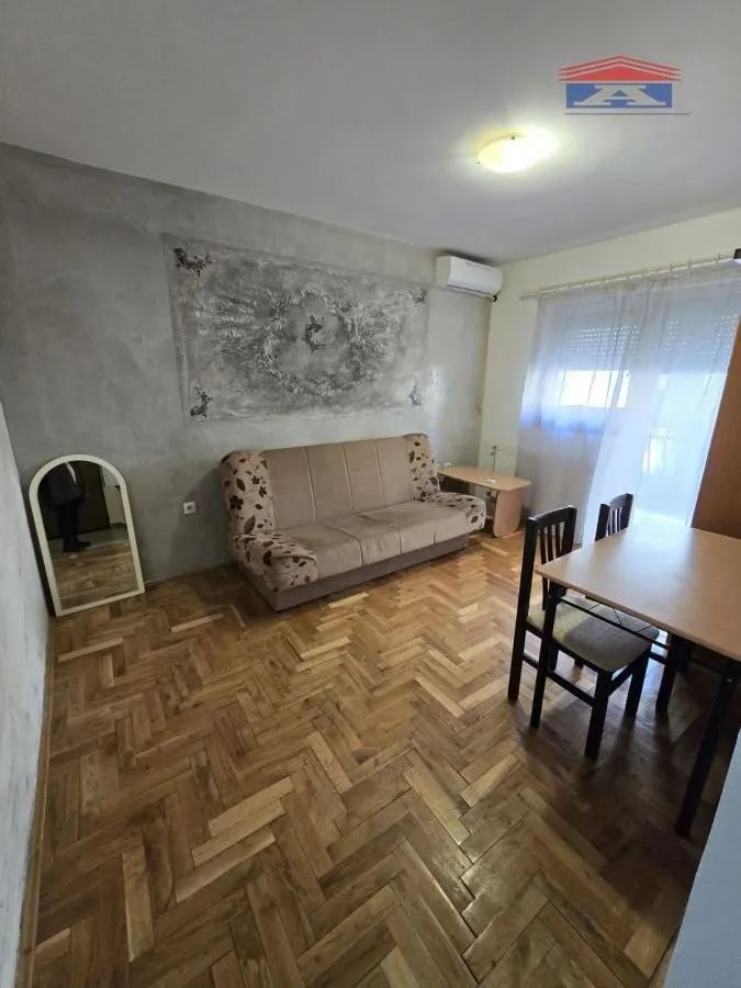 Izdavanje, garsonjera, 23m², Nova Detelinara, Novi Sad Sve Podlokacije