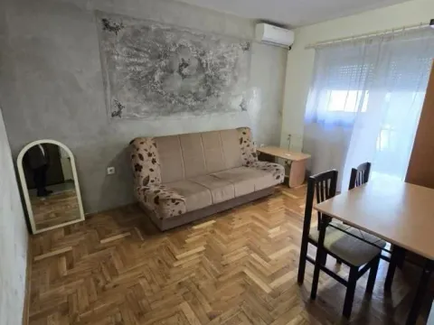 Stan in Nova Detelinara