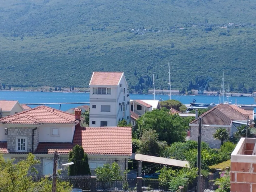 Prodaja, dvosoban stan, 73m², Herceg Novi, Crna Gora