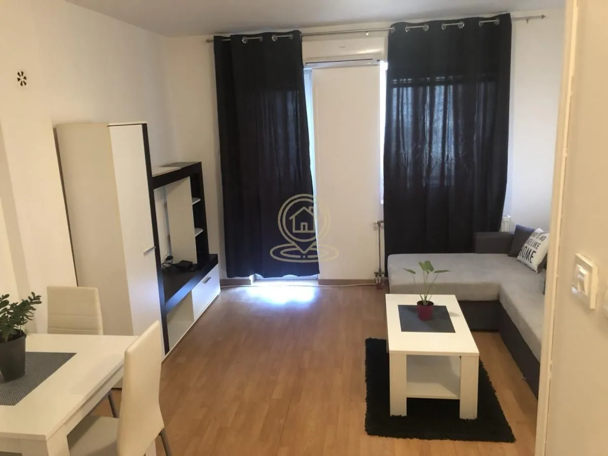 Izdavanje, jednosoban stan, 28m², Socijalno, Novi Sad Sve Podlokacije